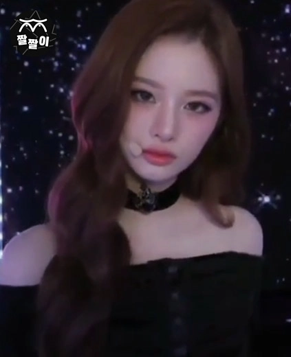 설윤 빠져드는 아우라 눈빛
