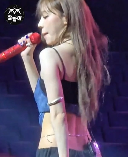 윈터 섹시 뒤태 기립근