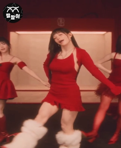 이채영 레드 슬립