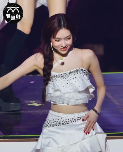 윈터 슬랜더 뽀얀 몸매