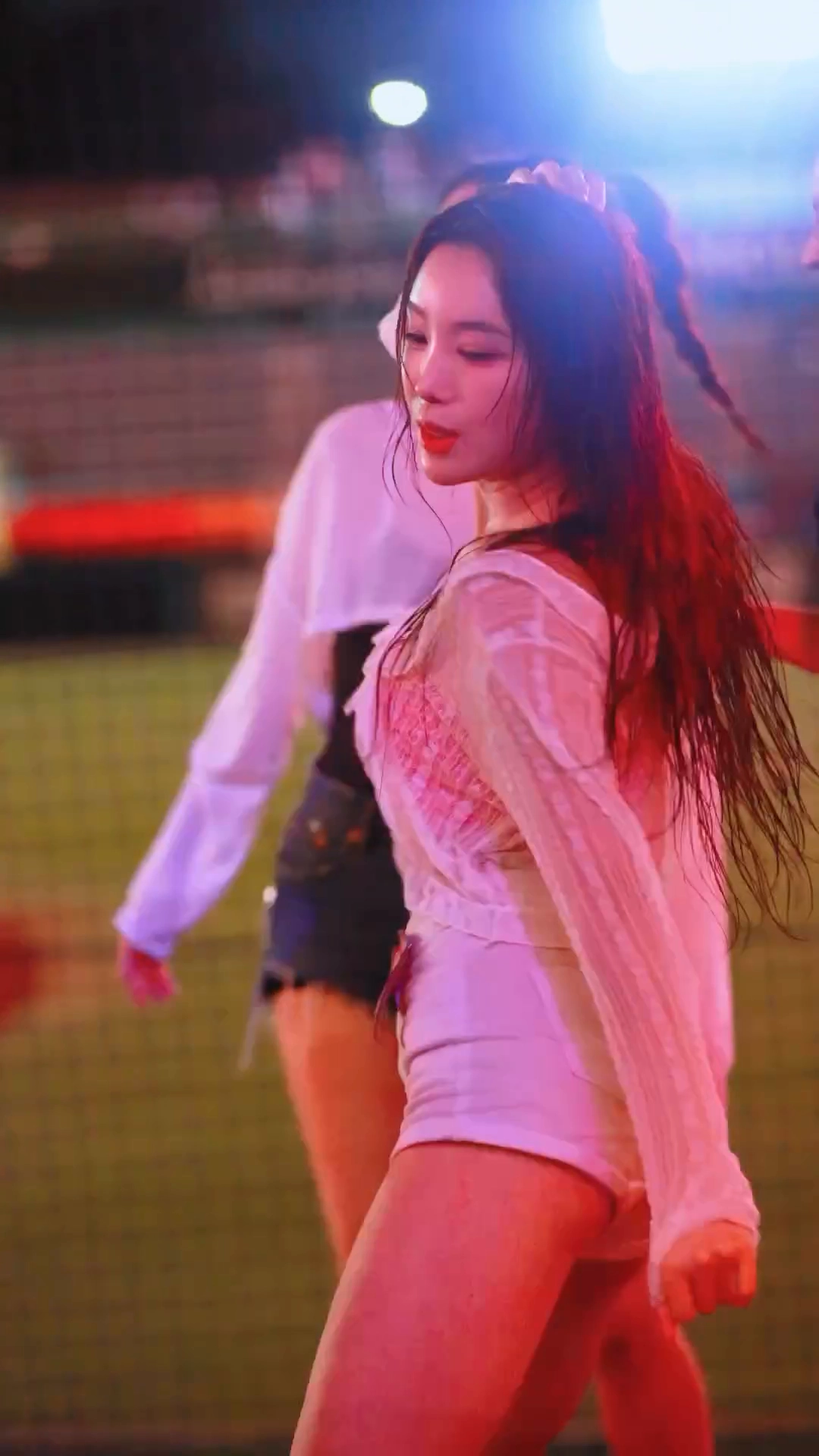 흠뻑 젖은 비주얼 여신 SSG 이리안