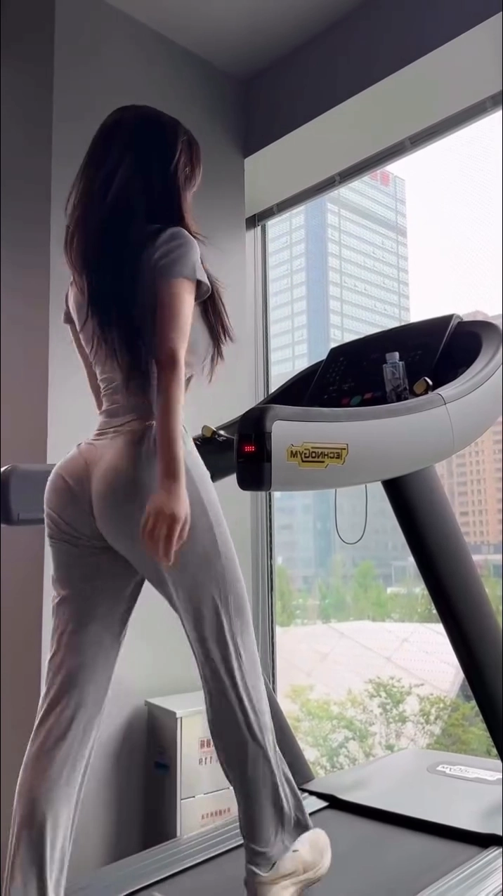 그냥 러닝머신 타는 누나